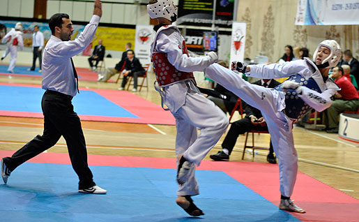 Daniel Walczak w pojedynku o brązowy medal w Taekwondo