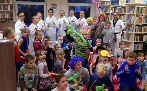 Pokaz Taekwondo w bibliotece